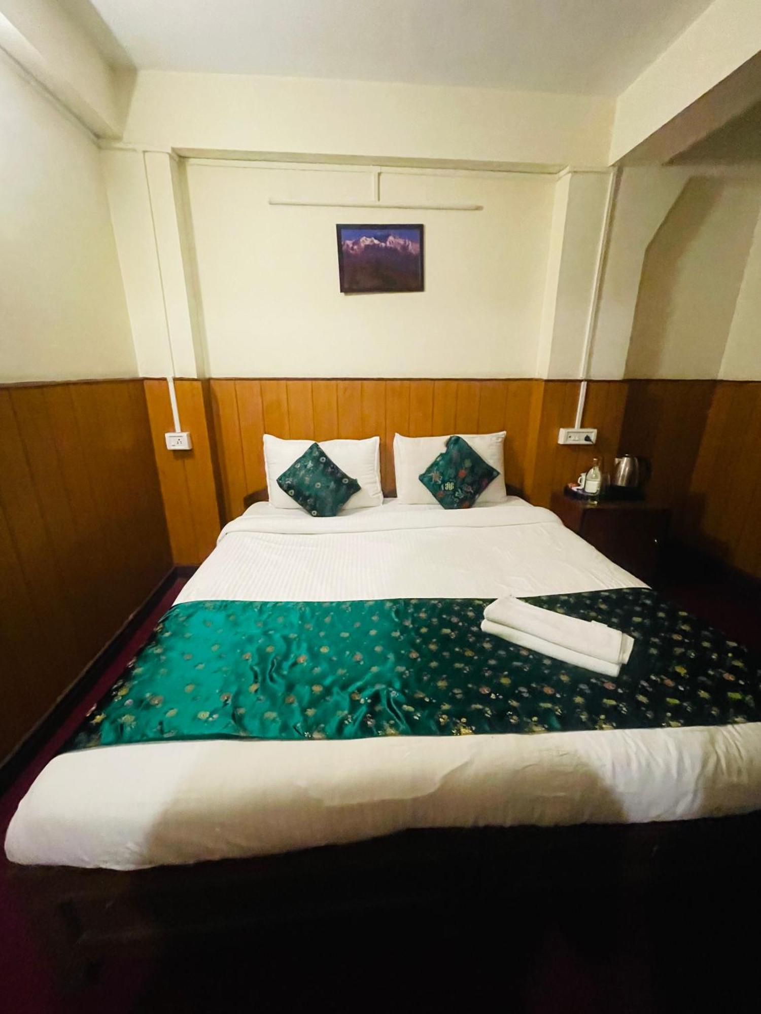 Hotel Palm Street Near Taj 아그라 외부 사진